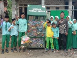 BAZNAS Sampang Galakkan Program Sekolah Sedekah Sampah (SSS) di 5 Lembaga Sekolah 