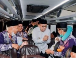Wakil Bupati Sampang, Lepas Keberangkatan 104 Jamaah Calon Haji 